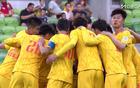 国足0-2喀麦隆！邵佳一遭上任后首败，媒体人呼吁以后别踢五后卫